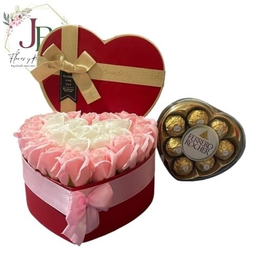 FLOREROS.JBFLORESYREGALOS BOX CORAZON 28 ROSAS"