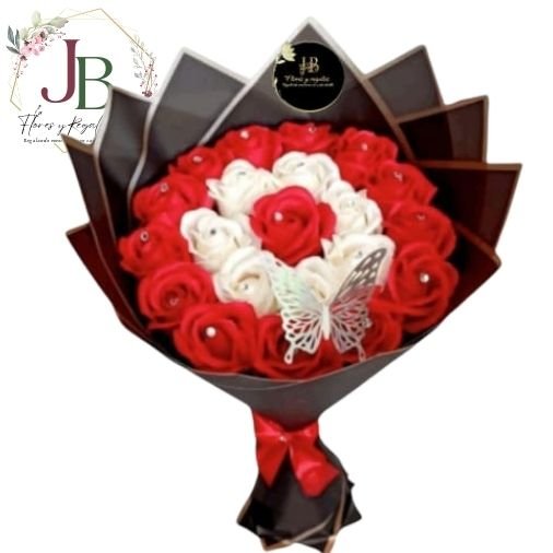 RAMOSYFLORES.JBFLORESYREGALOS (8) RAMO DE 22 ROSAS ETERNAS"